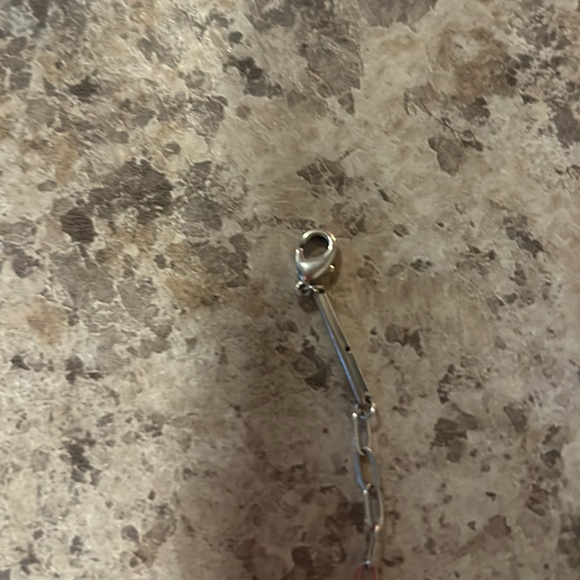 KENDRA SCOTT | JESS SMALL LOCK CHAIN NECKLACE IN SILVER - Picture 2 of 4